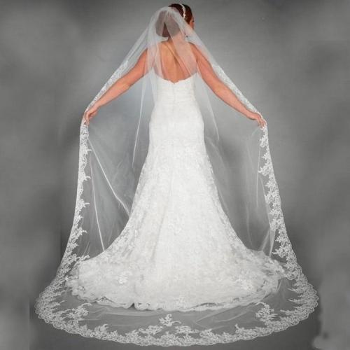 Elegant 3 Meters Long Cathedral Wedding Veils Lace Edge 1 Layer Bridal Veils Wedding Accessories Appliques Tulle
