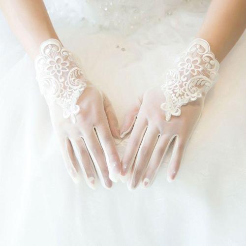 Glamour Bride Dress Gloves Lace Short Paragraph Mittens Wedding Dresses Accessories Charming Lady Women Glove with Fingers