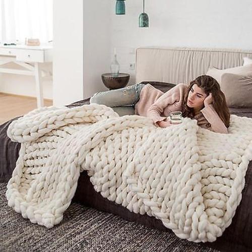 Fashion Hand Chunky Knitted Blanket Thick Yarn Wool-like Polyester Bulky Knitted Blankets Winter Soft Warm Throw