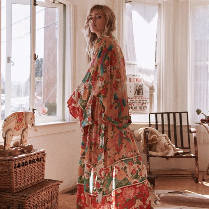 2021 Vintage Floral Print Long Kimono Plus Size Elegant Street Wear Summer Clothing For Women Tops and Blouses Boho Shirts A837