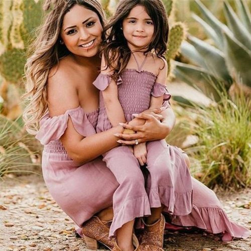 Mother Daughter Dresses Summer Off Shoulder Strapless Irregular Ruffles Beach Dress Family Match Outfits Mommy and me Clothes