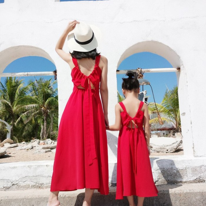 Mother and Daughter Dress Summer Sleeveless Red Fashion Woman Kids Girl Bow Princess Dresses Sundress Family Match Clothe