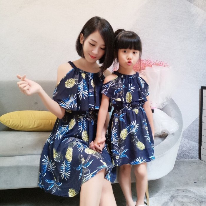 Family Matching Outfits Summer Mother Daughter Lace Dresses Fashion Clothing Mom Daughter Cute Party Dress Beach Holiday Dress