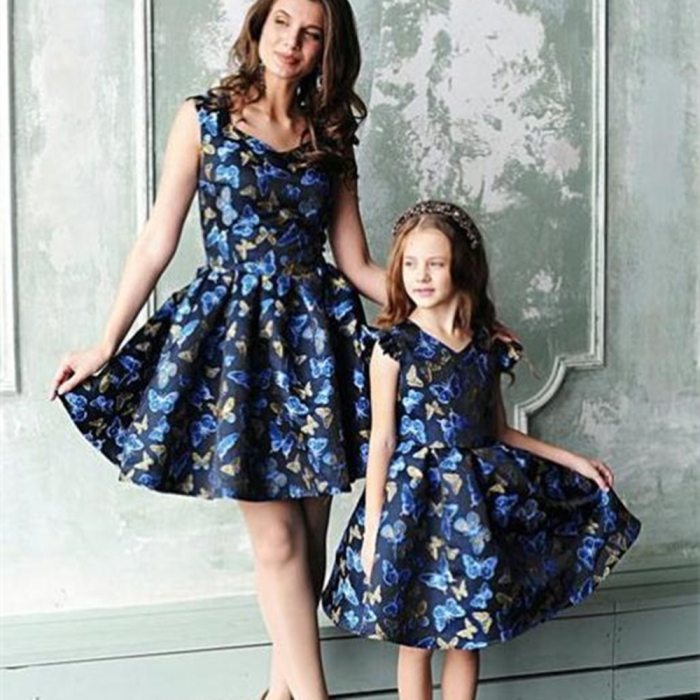 Summer Family Macthing Outfits Mother Daughter Dresses Mommy and Me Clothes Short Sleeve V-neck Mom Baby Women Girls Dress