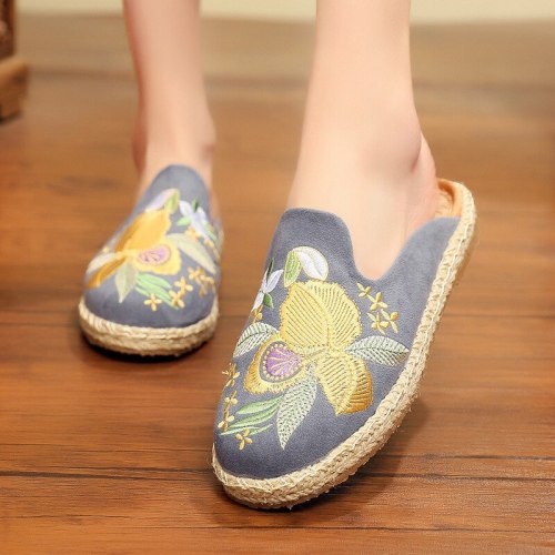 Canvas Shoes Floral New Summer Outside Embroider Flat With Slides Totem National Style Slippers Women Shoes Sandals