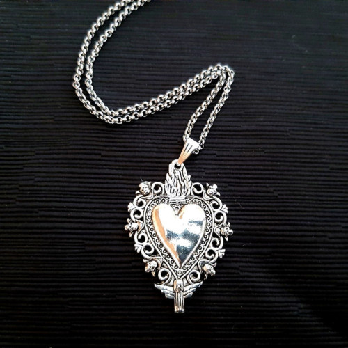 Gothic Sacred Heart Burning Heart Jewelry Pendant Necklace