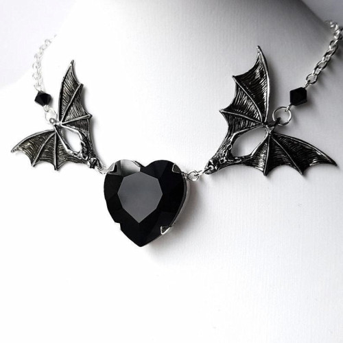 Gothic Silver Color Bat Vampire Red Black Heart Pendant For Women Gift Necklace