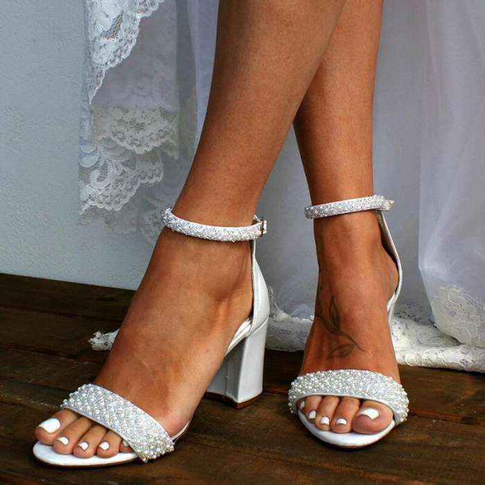 Women Large Size Casual Pearl Buckle Strap Chunky Heel Sandals