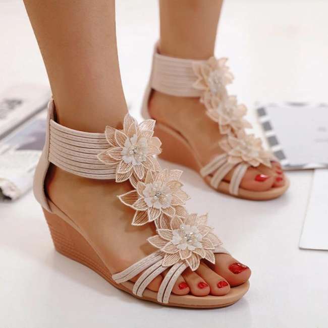 Women Elegant Romantic Pu Three-dimensional Flowers Wedge Heel Sandals