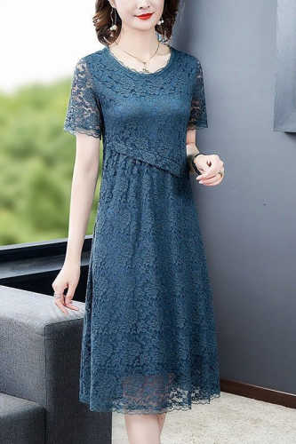 Lace Embroidery Pleated Midi Dress