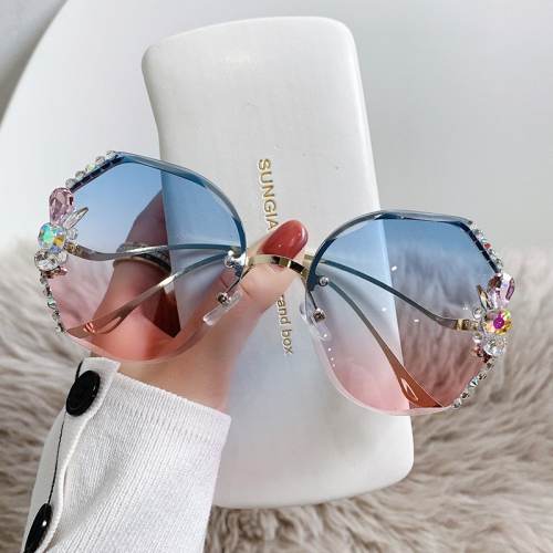 Woman Rimless Diamond Sunglasses