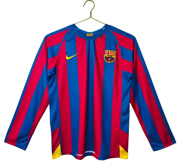 2005-06 Mens Barcelona home Long Sleeve Retro Soccer Jersey
