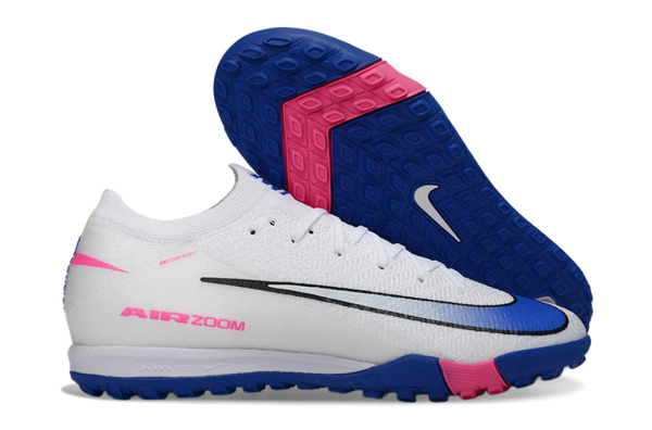 N White Flat Soccer Shoes 001