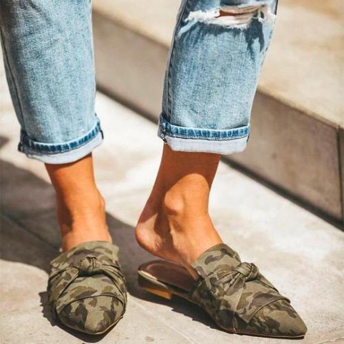 Chic Pointed Toed Camouflage Bow Flat Slippers