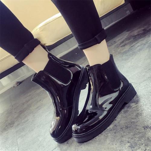 Fashionable round head elastic bright skin solid color women's Boots DWQ32
