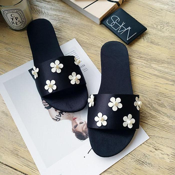 Fashion White Daisies Pearls Flat Sandals