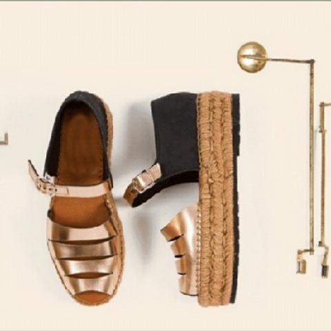 Color Block Slit Buckle Straw-Weaved Platform Peep Toe Sandals