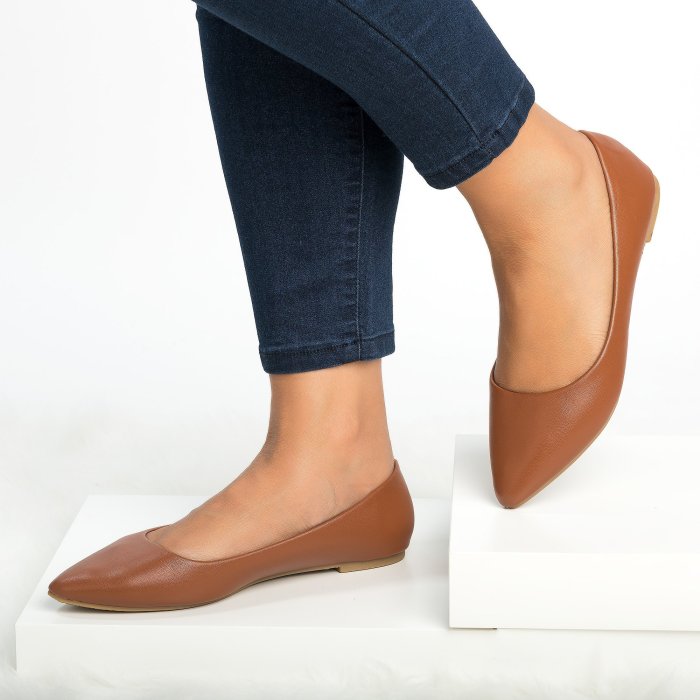 Smooth Pointed Toe Tan Flats