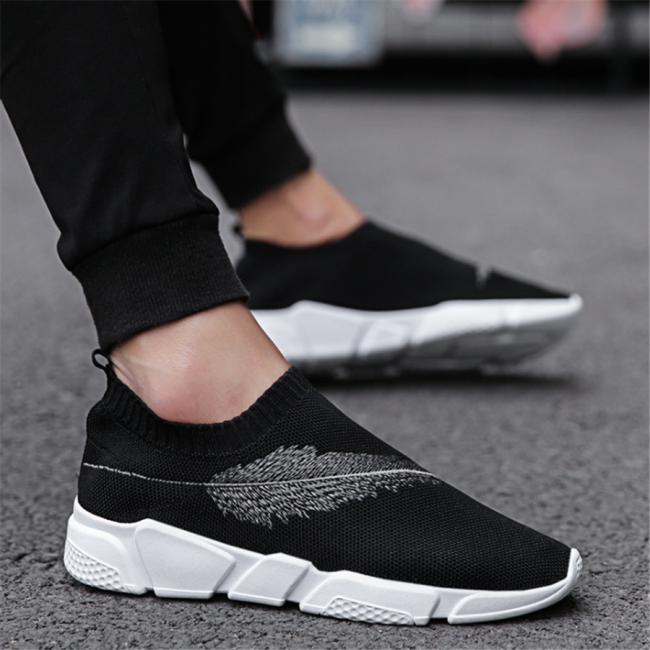lightest men's sneakers