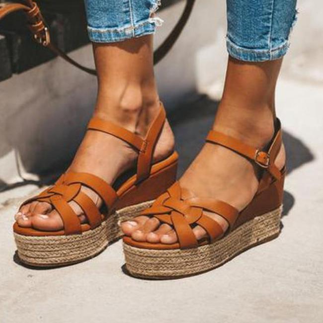Vintage Crisscross Peep Toe Medium Height Platforms Gladiator Sandals