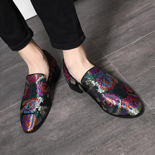 Pattern Embroidered Classic Male Flat Shoes