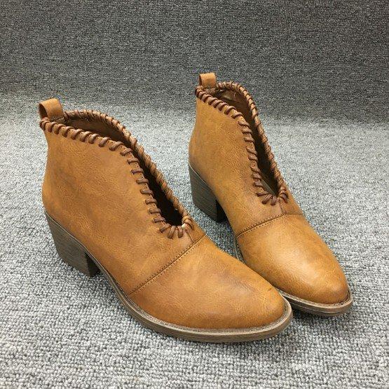 Women's Brown  Braided Edge Chunky Heel Boots