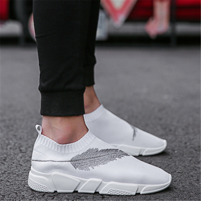 lightest men's sneakers