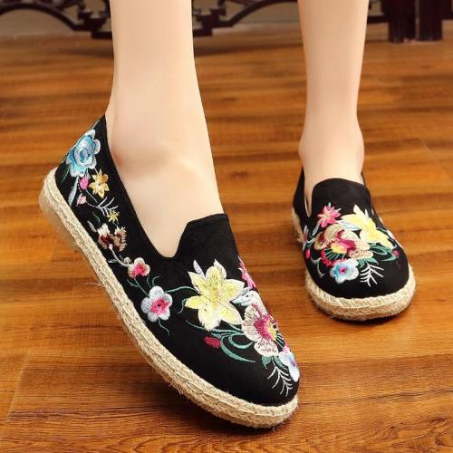 Women Flat Floral Embroidered Old Peking Loafers Casual Comfort Slip On Shoes