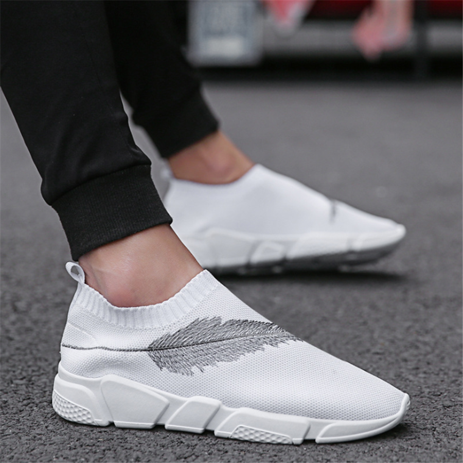 lightest men's sneakers