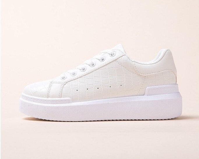 Fashion Sneakers Women's Spring Autumn Thick Bottom Casual Shoes Flat Platform Walking White Sneakers