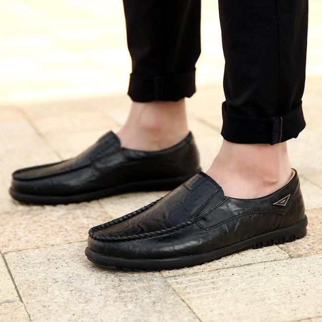 Genuine Leather Men Casual Shoes Luxury Mens Loafers Slip on Black Driving Shoes Plus Size