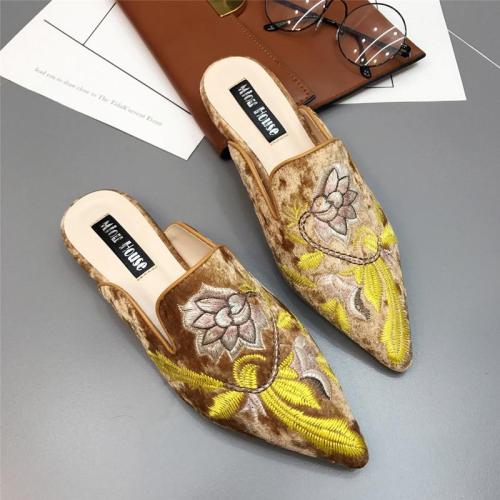 Large Size Women's Shoes Embroidery Fashion Pointed Flat Heel Female Slippers Slip on  Mules Slides