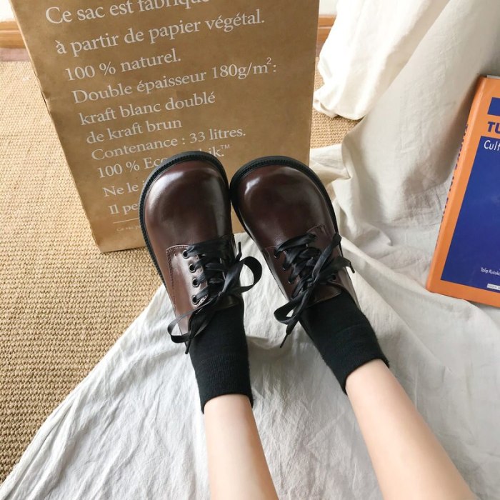 Lolita Shoes Women Flats Mary Janes Patent Leather Oxford Shoes Retro Casual Shoes
