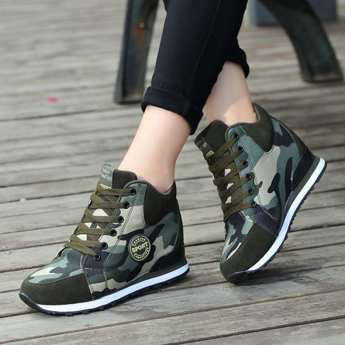 Women Canvas Camouflage Shoes Thick-Soled Lace-Up Sneakers
