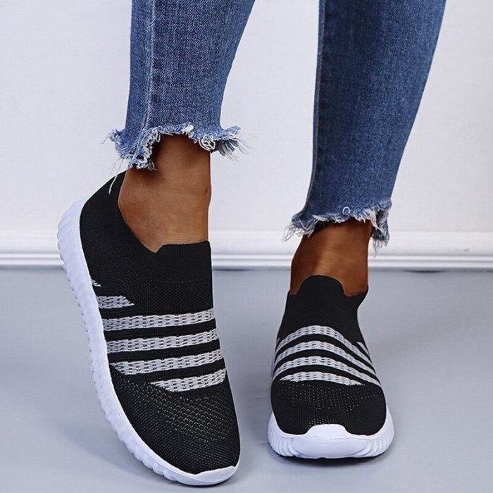 Spring 2021 Women's Sneakers Breathable Knitted Casual Socks Shoes Lace up Ladies Shoes Female Students Vulcanized Running Shoes