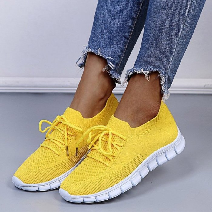 Spring 2021 Women's Sneakers Breathable Knitted Casual Socks Shoes Lace up Ladies Shoes Female Students Vulcanized Running Shoes