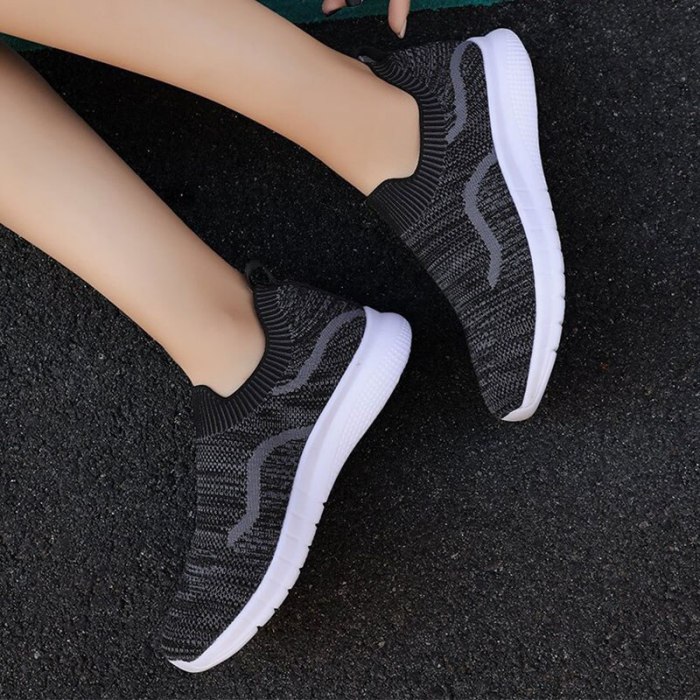 Women's Flat Sneakers New Spring Summer Mesh Breathable Light Vulcanized Shoes Fashion Casual Female Footwear Ladies Shoes