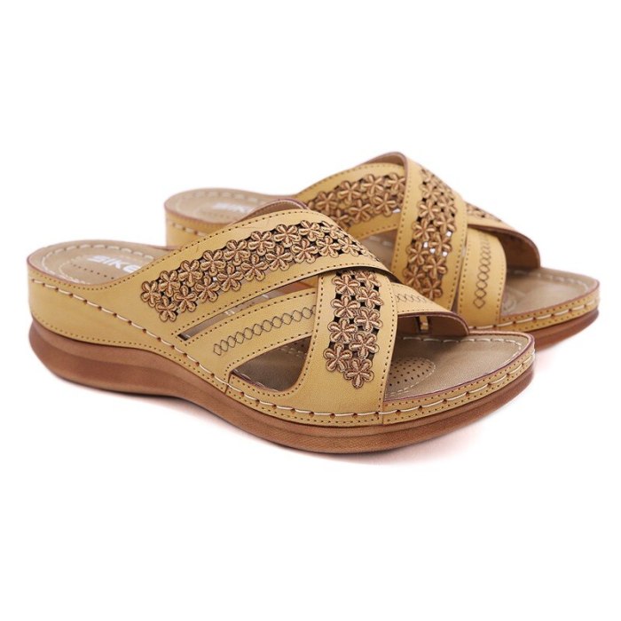 Summer retro embroidered women's sandals non-slip wedges soft leather lightweight and comfortable women's slippers plus size 43