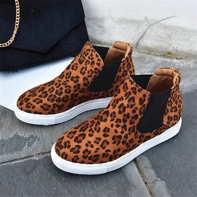 Flat short boots women 2021 new comfortable leopard casual round head wild large size women's boots