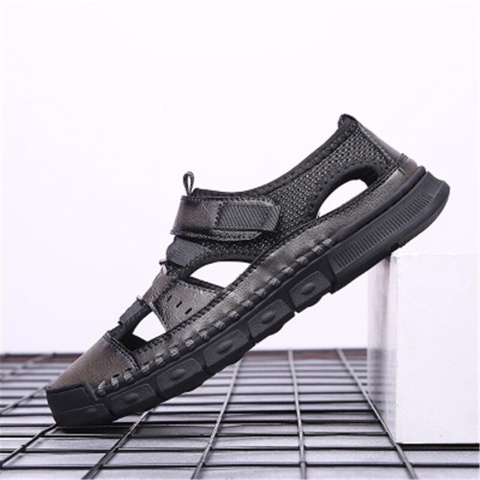 Size 38-46 47 48 New Male Shoes Genuine Leather Men Sandals Summer Men Shoes Beach Sandals Man Fashion Outdoor Casual Sneakers
