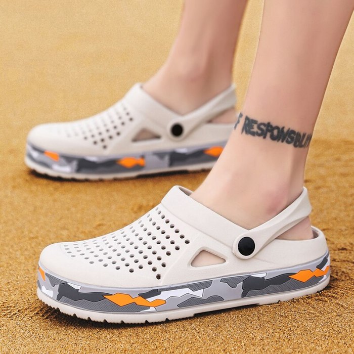 Hole Male New Summer Sandals Hollow Men Slippers