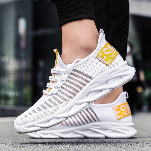 Sports shoes men's shoes 2021 fashion new lightweight casual shoes white basketball sneakers breathable walking men's flat shoes