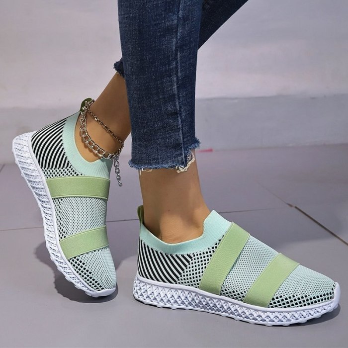 Plus Size Breathable Mesh Platform Sneakers Women Slip on Soft Ladies Casual Running Shoes Woman Knit Sock Shoes Flats