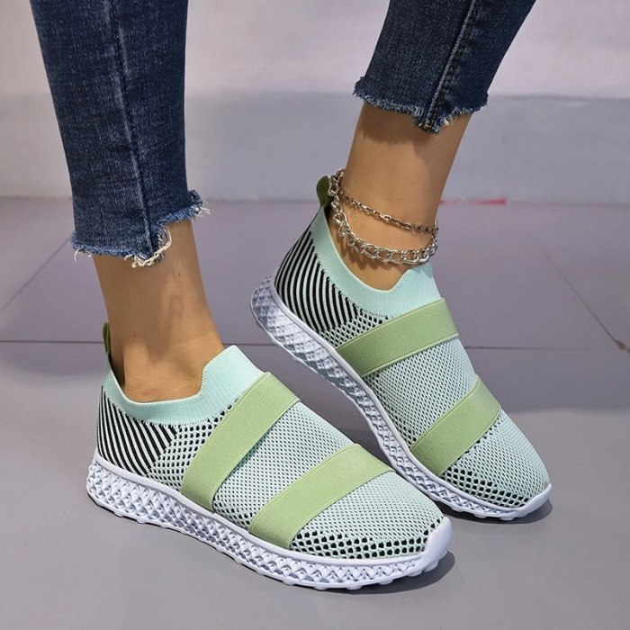 Plus Size Breathable Mesh Platform Sneakers Women Slip on Soft Ladies Casual Running Shoes Woman Knit Sock Shoes Flats