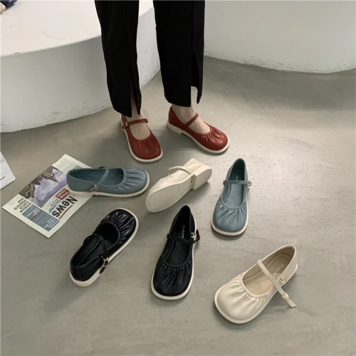 2021 Autumn New Big Head Grandma Shoes Walking Flats Retro Mary Janes Women's Low Heel Single Shoes Female French Scoop Shoes