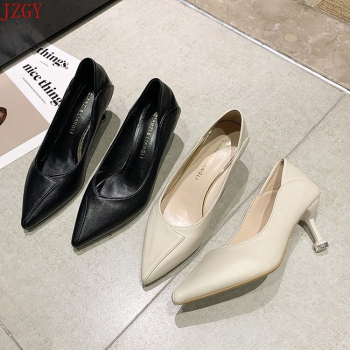 Simple stylish soft leather women's stiletto heels chunky black professional work shoes new 2021 shoe
