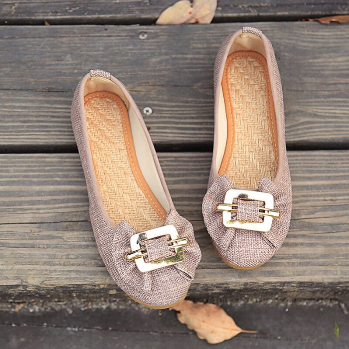 Women Flats Slip On Round Toe Comfortable Shoes