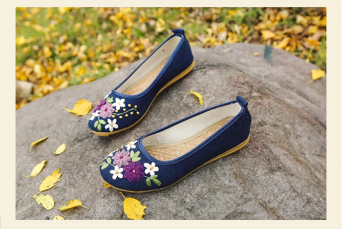 Women Flower Slip On Cotton Fabric Comfortable Flat Shoes