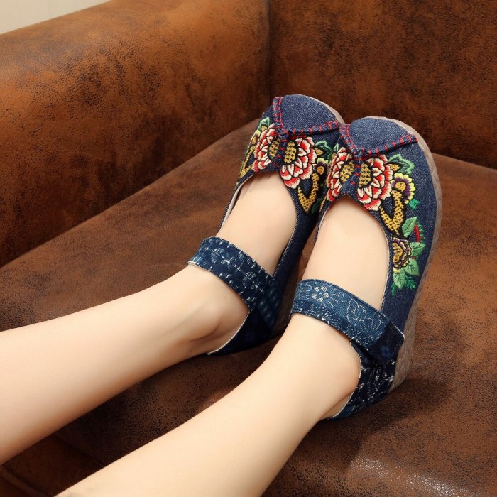 Flowers Embroidered Women Casual Linen Cotton Loafers Breathable Handmade Vintage Ladies Walking Flat Shoes Zapato Mujer