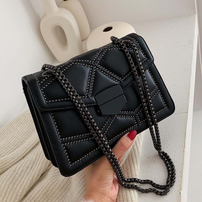 Hot Chain Small Crossbody Bags For Women 2021 Shoulder Messenger Travel Bag Lady Luxury Handbags Crossbody  Bag Luggage Fashion